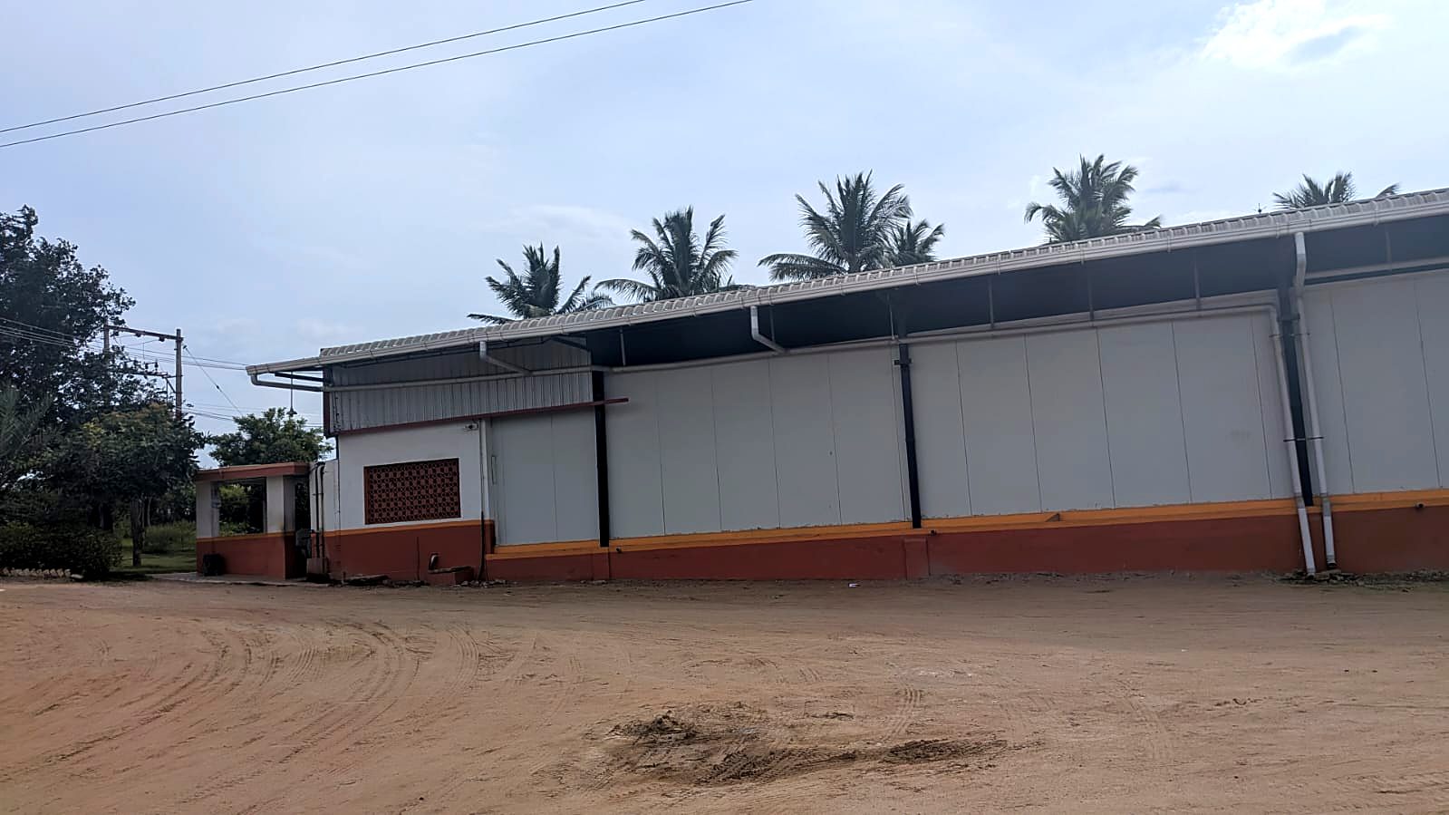 Cold storage warehouse building in Coimbatore operated by Vilva Fruits